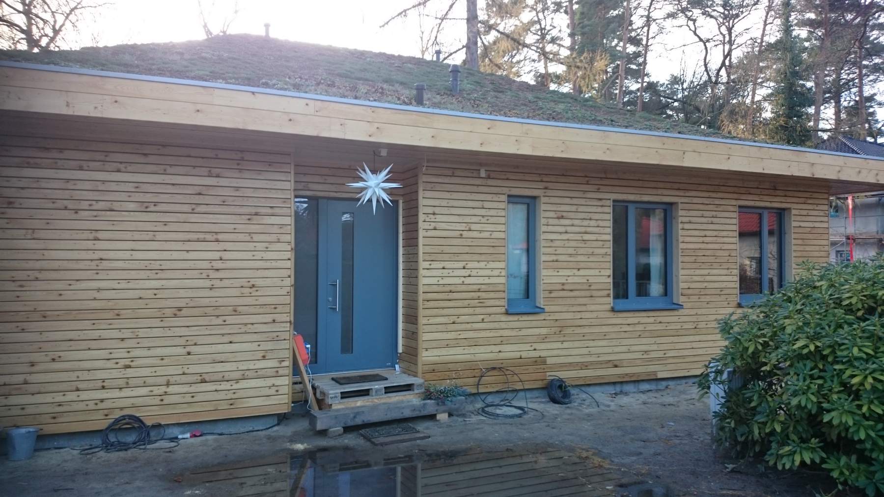 Haus mit blauer Tür