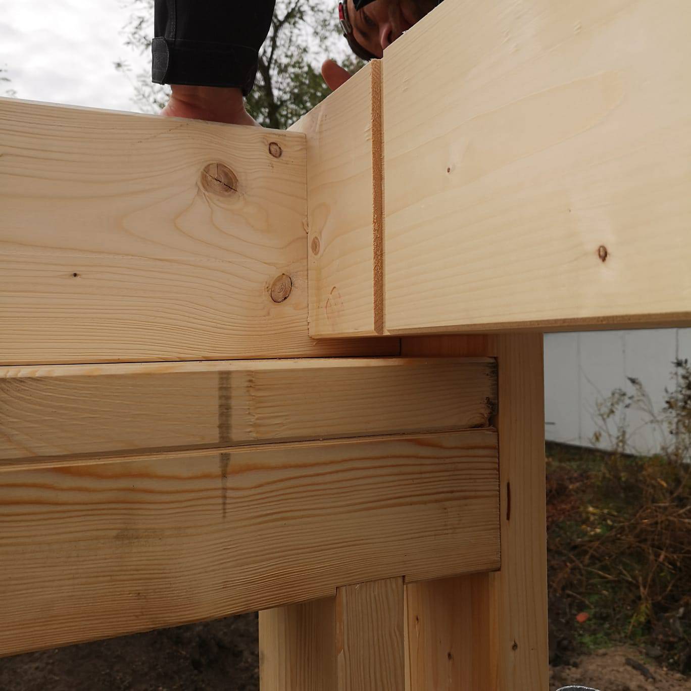 Holzähnlich