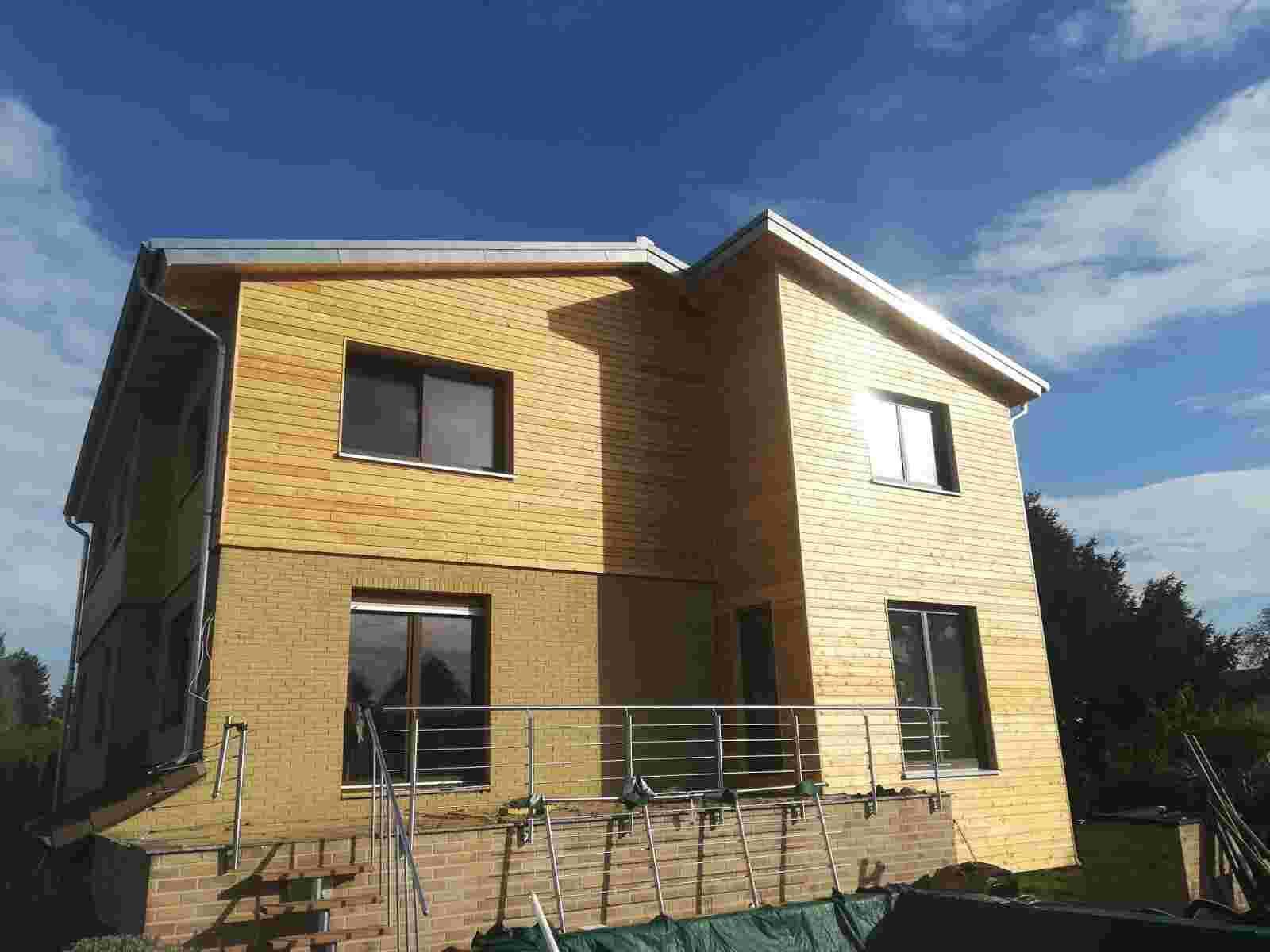 Holzarbeiten am Haus